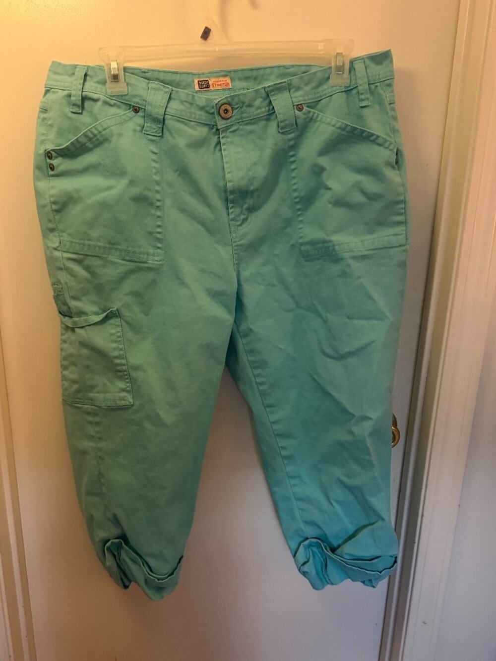 Faded Glory Mint Green Cargo Capris W 20W